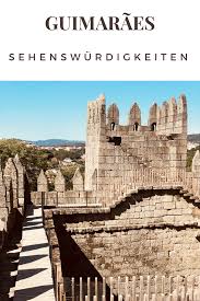 Eine vielzahl an sehenswürdigkeiten meran im freien, aber auch zahlreiche museen und ausstellungen findest du über die stadt meran und das ganze meraner land verteilt. Die Schonsten Sehenswurdigkeiten In Guimaraes Tipps Fur Einen Porto Tagesausflug A Nomad Abroad Tagesausflug Portugal Reisen Ausflug