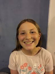 Casandra Fischer's Instagram, Twitter & Facebook