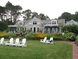 For over 200 years, sausalito has attracted the elite, notorious, artistic, and bohemian. Little Inn On Pleasant Bay Cape Cod Chatham Cape Cod Cape Cod Nantucket