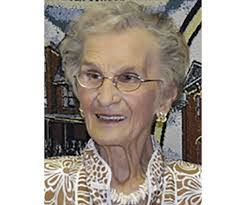 Lorraine Stanton's Instagram, Twitter & Facebook