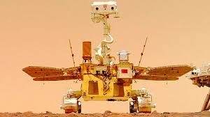 Lange zeit bin ich in der buchhandlung um „der marsianer von andy weir herumgeschlichen, um das war auch bei der marsianer der fall. Mars Chinas Rover Zhurong Grusst Mit Videos Vom Roten Planeten Stern De