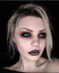 Elly Moore (missellym)