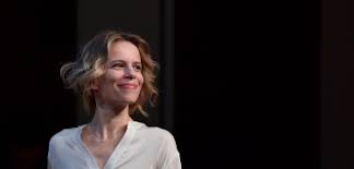 Quindi un remake in piena regola: Teatro I Online Sonia Bergamasco E Claudia Marsicano Per Emersioni Dialoghi Tra Attrici Spettacoli E Concerti Video A Milano Vivimilano