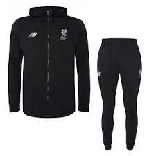 Je kan kiezen uit onze lifestyle merken, bijvoorbeeld black bananas, banlieue en malelions. Liverpool Trainingspak Zwart 2019 2020 New Balance Voetbalkleding