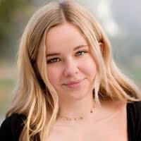 Miranda Lockwood's Instagram, Twitter & Facebook