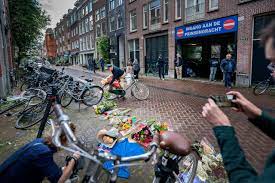 Sep 14, 2012 · profit: Waarom Geenstijl De Bloedige Beelden Niet Wil Verwijderen Nrc