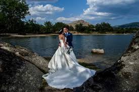 Como la mayoría de los sitios web, utilizamos cookies propias para el correcto funcionamiento de nuestra web, y cookies de terceros para analizar la navegación de los visitantes y poder seguir mejorando el portal para ti. Donde Hacer Fotos De Boda En Madrid Si Llueve No Todo Esta Perdido