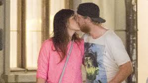 Tohle je krásná přítelkyně hokejisty jakuba voráčka. Voracek Uz Neni Doma Sam Ve Philadelphii Si Uziva S Milenkou Nova Sport