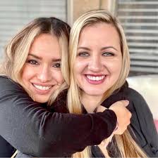 Looking for a last minute Christmas photographer for some family pictures