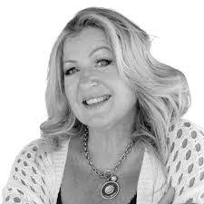 Manuela Robinson's Instagram, Twitter & Facebook