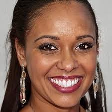 Leanne Lyons's Instagram, Twitter & Facebook