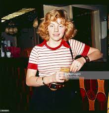 Mer om programmet pippi tar ett rejält tag i sin kappsäck full med gullpengar, och så går hon och tommy och annika en rond i den lilla stadens affärer och köper och köper. Swedish Actress Inger Nilsson Performer Of Pippi Longstocking Swedish Actresses Pippi Longstocking Actresses