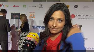 433,446 likes · 10,336 talking about this. Amira Pocher Roter Teppich Auftritt Nur 4 Tage Nach Der Geburt Ihres Sohnchens