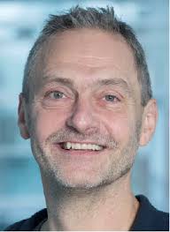 Aalborg Universitet Beam Switching in mmWave 5G Evaluation in a Realistic  Industrial Scenario Tarrias, Antonio; Damsgaard, Sebas