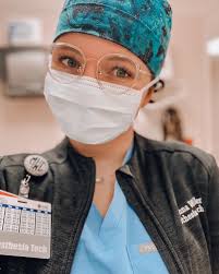 Can I Mask You A Question Have You Checked Out Magnolia Med S Page And Her Awesome Dear Student Med Student Medical Careers Medical School Motivation