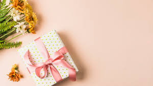 Anda boleh tengok senarai hadiah yang anda boleh dapatkan untuk dijadikan hadiah kepada yang kalau anda tidak tahu hadiah apa nak bagi, jangan risau, disini disertakan lebih 30 jenis hadiah untuk perempuan yang boleh diberi. Inspirasi Kado Ulang Tahun Untuk Pacar Maupun Sahabat Reddoorz Blog