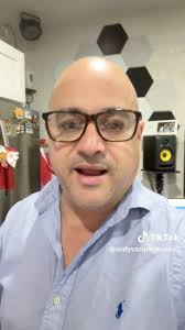 Otro excelente Artista y...