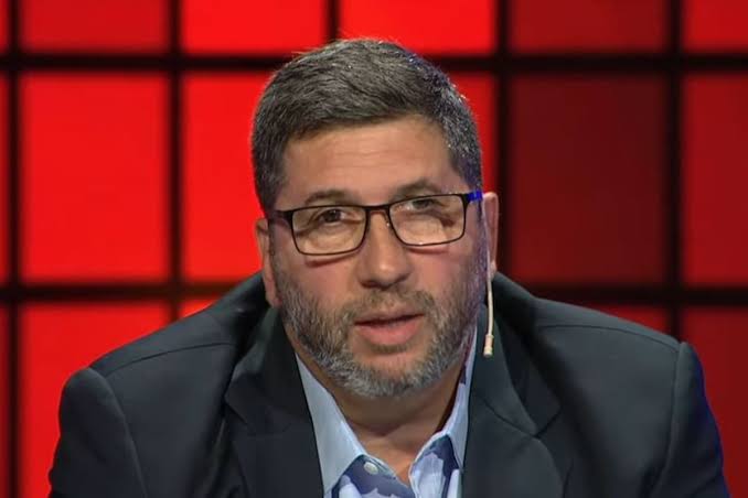 Juan Manuel Olmos conto lo que le dijo a Javier Milei sobre Menem y habló  sobre una posible visita del Papa - LA NACION