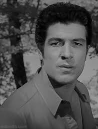 Siyah-beyaz Yeşilçamın kahramanı: İzzet Günay