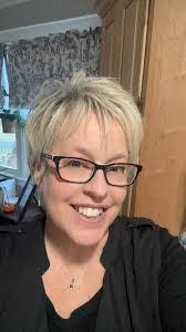 Valerie Hare's Instagram, Twitter & Facebook