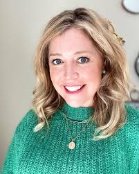 As we get closer to the holiday season, the air is cooling, the trees are  changing, and it's time to cozy up at home with your favorite scented  candle! This week Ashley