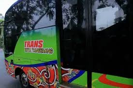 Tidak kaget kalau gaji umr bandung atau gaji umk bandung berbeda dengan daerah lain. Dishub Pastikan Brt Koridor 3 Melintas Di Kota Tangerang