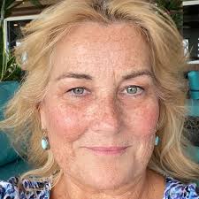 Pretty pastel sky in the #FloridaKeys, as Pam Byars and Jack Norden  recently exchanged vows at the Islander Resort in Islamorada. Thank you for  letting us share, and congratulations! (Facial coverings are