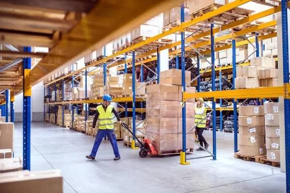Imágenes de Bodega mercancia, fotos de Bodega mercancia sin royalties |  DepositPhotos