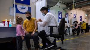 Das ziel ist es, eine viertelmillion impfungen pro tag zu verabreichen. Israel Beginnt Mit Corona Impfungen Bei Jugendlichen Zdfheute