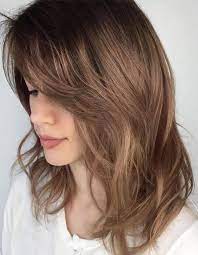 Country singer taylor swift wears her. Soft And Sultry Hairstyle Layers With Blended Ends Mode Ideas Medium Hair Styles Haircuts For Medium Hair Hair Styles