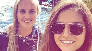 Vivianne miedema na afloop van het duel met japan met haar vriendin lisa evans. Queer Aan Zee Kijktip Wk Finale Met Onze Oranje Facebook