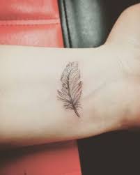 Uber Google Auf Pinterest Com Au Gefunden Small Feather Tattoo Feather Tattoos Feather Tattoo