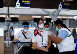 Thailand recorded a third day in a row with more than 900 coronavirus cases on tuesday, as thousands of people swarmed to beaches on the first day of a long national holiday despite warnings from health officials. Uyhduhhtotnmum