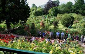 Travel guide for a day tour from paris, hotels and restaurants in giverny and vernon area. Garten Monet Giverny