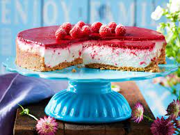 Mit der kleinen sahnetorte mit schokoladenfüllung und blumiger dekoration gelingt es, die kalten tage zu vergessen und ein stück frühling in das zuhause zu bringen. Top 5 Fruchtige Torten Die Du Unbedingt Ausprobieren Musst Lecker