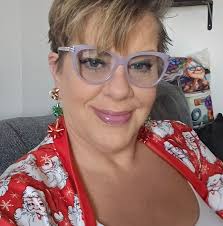 Delivering food to a celebrity's house