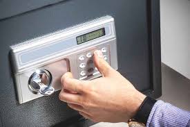 1.5 opening the safe using a knife and screwdriver: How To Open Locked Safe Without Damage Key Man Locksmith