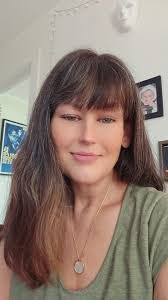 Robin Melanson's Instagram, Twitter & Facebook