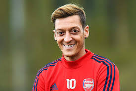 Born in 1988, ozil started his footballing career at schalke before joining real madrid and arsenal. Fenerbahce Mesut Ozil Transferinde Mutlu Sona Ulasti Evrensel