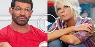 Successivamente la vita sentimentale di gianni sperti è sempre stata avvolta nel mistero. Uomini E Donne News Un Ex Cavaliere Minaccia Di Querelare Gianni Sperti E Accusa La Redazione
