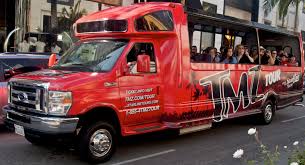 TMZs Vans Give Tourists a Tawdry View of Hollywood - The New York Times