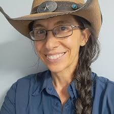 From Fowl Fiascos to Feathered Friends: Learn The Ins And Outs Of Real Life  Chicken Ownership With A side Of Redneck Humor: Hendricks, Jenny M.:  9798893166545: Amazon.com: Books