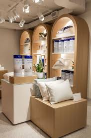 Sleep Wellness Retail Experiences Casper Opens A New Sleep Shop On Toronto S Queen Street Trendhunter Com Mattress Showroom Bedding Stores Casper Pillow
