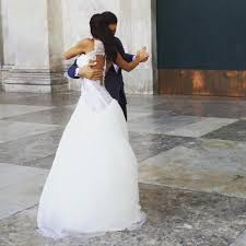 Le creazioni di sartoria per gli abiti da per qualsiasi info e contatti e per visionare tutte le nuove collezioni di abiti da cerimonia milano 2013. Abiti Da Sposa Smodatamente