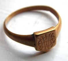 All the information you need as a beginner to get you ready and to start searching for treasure is here. Beach Metal Detcing And Gold Amongst The Fishing Weights Metal Detecting Tips Finds Advice And N Metal Detecting Tips Metal Detecting Finds Metal Detecting