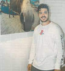 Λύκοι, γκρίζοι και λυσσασμένοι, απέναντι. Mixahl Aggelos Aytos Einai O Gios Ths Sofias Alimperth Kai Toy Giannh Parioy Gossip Athens Magazine