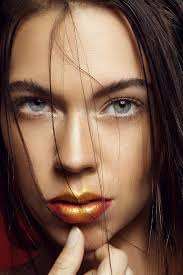 Sara Riddle's Instagram, Twitter & Facebook