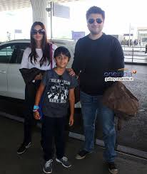 Последние твиты от sonali bendre behl (@iamsonalibendre). Sonali Bendre With Husband And Son Leaves For Vacations In London Photos Filmibeat