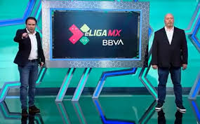 Descubre la mejor programación y horarios de todo el fúbol que transmite el canal cada semana en méxico. Martinoli Revelo Bronca Con Andre Marin Me Quiso Correr De Tv Azteca Mediotiempo