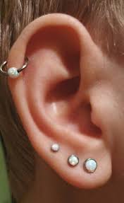 Cute Multiple Ear Piercing Ideas Combinations Triple Opal Lobe Earring Carti Carti Combinat Cool Ear Piercings Earings Piercings Cute Ear Piercings